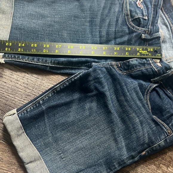 Holister socal stretch , 26, 3 . Jean shorts cuffed - Picture 2 of 11